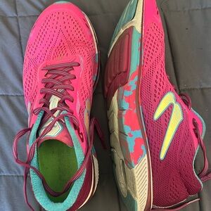 Newton W 11 pink aqua Motion 9